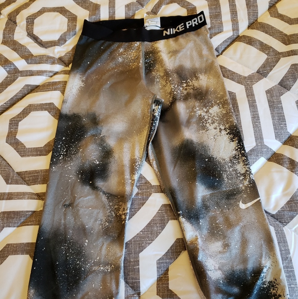 Athletic leggings